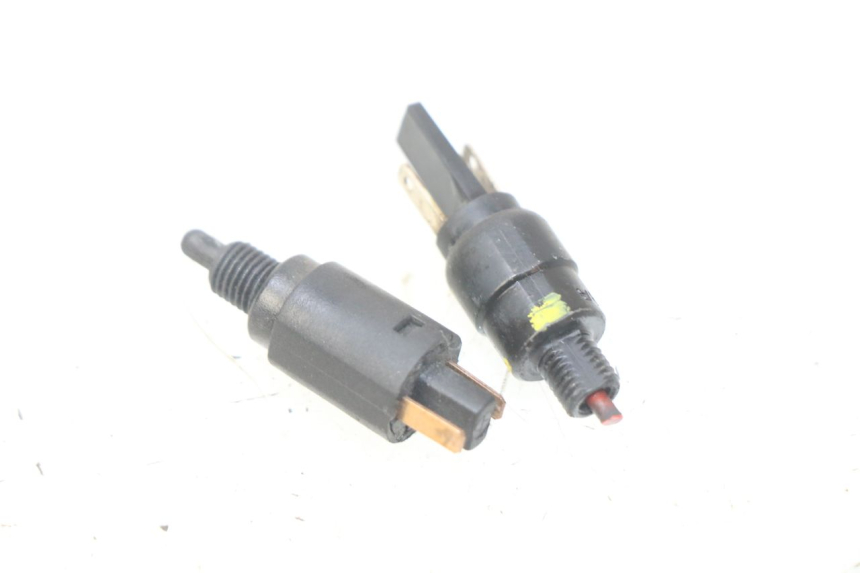 photo de INTERRUPTOR DE LUZ DE FRENO PIAGGIO LIBERTY IGET S 125 (2016 - 2020)