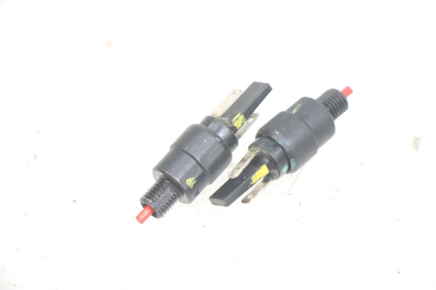 photo de INTERRUPTOR DE LUZ DE FRENO PIAGGIO MEDLEY 125 (2016 - 2023)