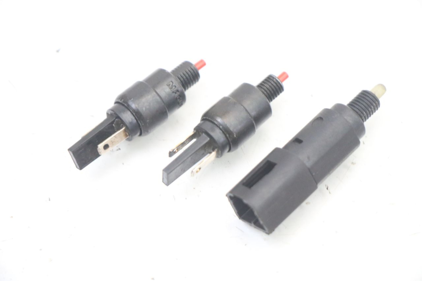 photo de LUZ FRENO INTERRUPTOR PIAGGIO MP3 500 (2014 - 2016)