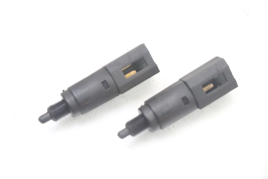 photo de LUZ FRENO INTERRUPTOR PIAGGIO VESPA GRANTURISMO 125 (2003 - 2007)
