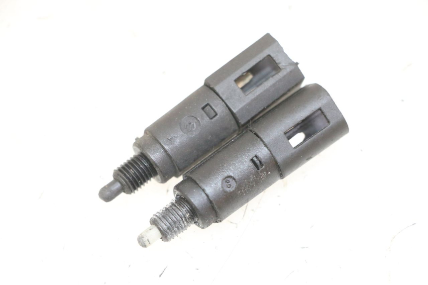 photo de LUZ FRENO INTERRUPTOR PIAGGIO VESPA GRANTURISMO 200 (2004 - 2005)