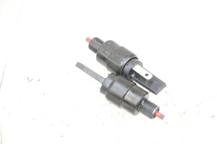 photo de INTERRUPTOR DE LUZ DE FRENO PIAGGIO XEVO - X EVO 125 (2007 - 2016)