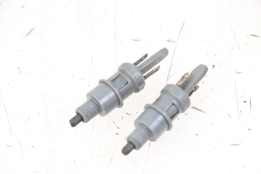 photo de INTERRUPTOR DE LUZ DE FRENO PIAGGIO ZIP 2T 50 (2009 - 2019)