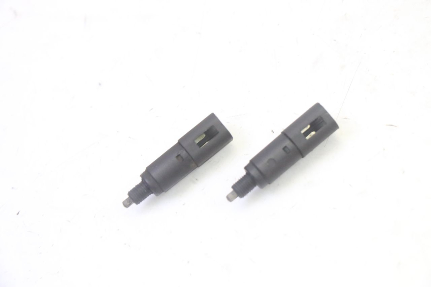 photo de LUZ FRENO INTERRUPTOR GILERA RUNNER SP 50 (2009 - 2017)