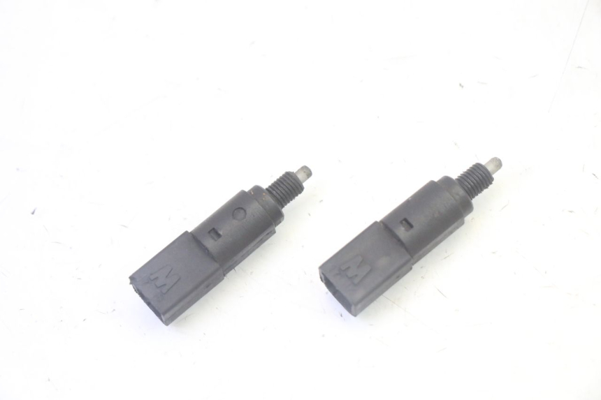 photo de LUZ FRENO INTERRUPTOR GILERA RUNNER SP 50 (2009 - 2017)