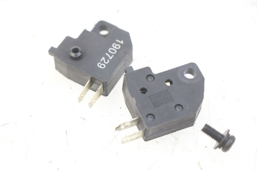 photo de CONTACTOR DE LUZ DE FRENO LVNENG S5 1 (2019 - 2023)