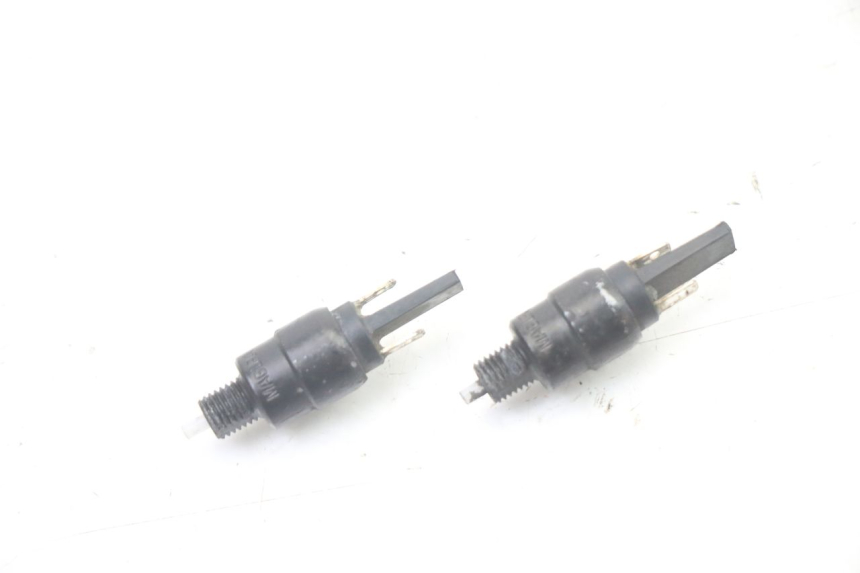 photo de LUZ FRENO INTERRUPTOR APRILIA SCARABEO GT TOURING 125 (1999 - 2005)