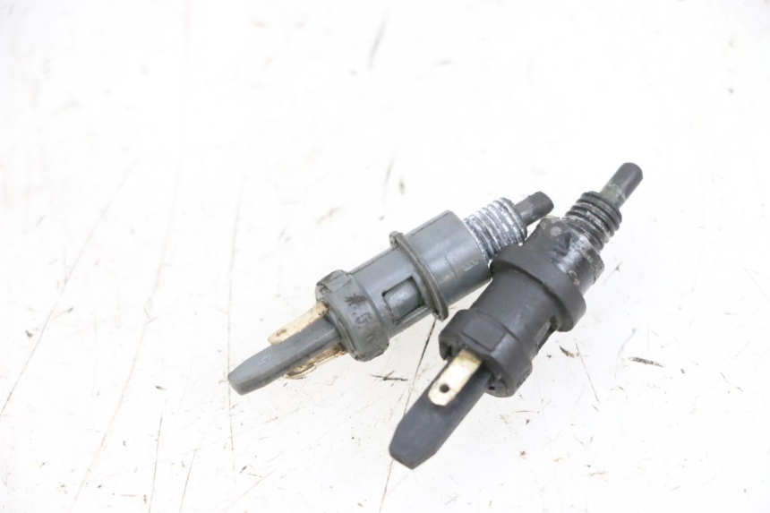 photo de LUZ FRENO INTERRUPTOR PEUGEOT SPEEDFIGHT 4 4T EFI 50 (2021 - 2025) - Detalle de la pieza