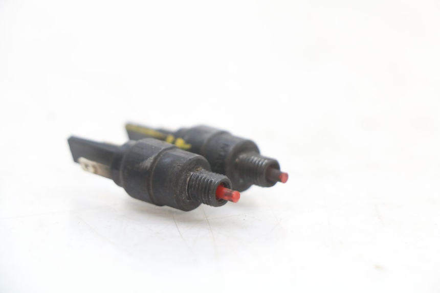 photo de LUZ FRENO INTERRUPTOR APRILIA SR 2T 50 (2018 - 2022)