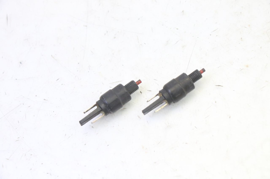 photo de LUZ FRENO INTERRUPTOR APRILIA SR R 2T LC 50 (2018 - 2021)