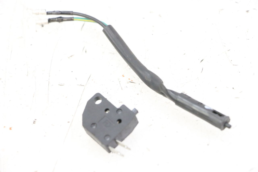 photo de INTERRUPTOR DE LUZ DE FRENO SYM ORBIT III 3 4T 50 (2018 - 2021)