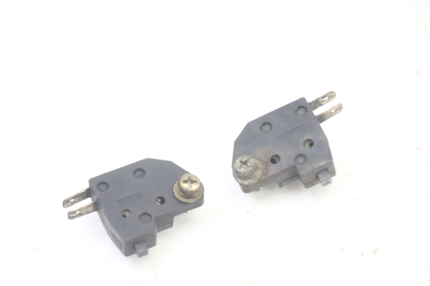 photo de LUZ FRENO INTERRUPTOR SUZUKI UH BURGMAN 125 (2002 - 2006)