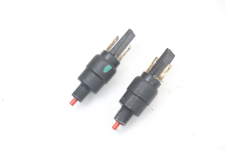 photo de LUZ FRENO INTERRUPTOR PIAGGIO VESPA PRIMAVERA 4T 50 (2021 - 2024)