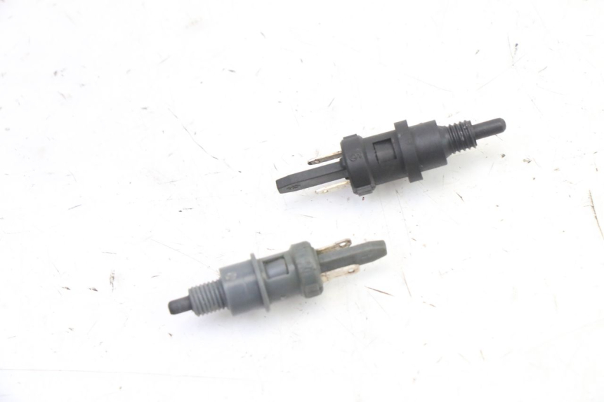 photo de LUZ FRENO INTERRUPTOR PEUGEOT VIVACITY NEW 4T 50 (2008 - 2017)