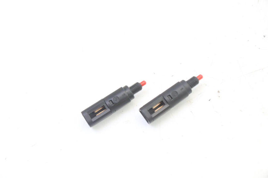 photo de INTERRUPTOR DE LUZ DE FRENO PIAGGIO X9 EVOLUTION 125 (2003 - 2007)