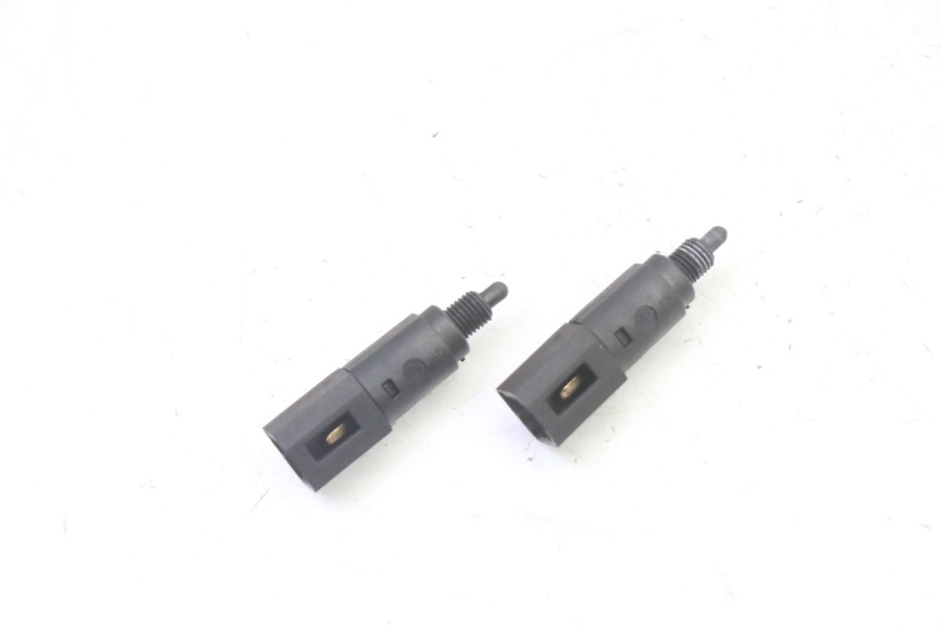 photo de INTERRUPTOR DE LUZ DE FRENO PIAGGIO X9 EVOLUTION 125 (2003 - 2007)