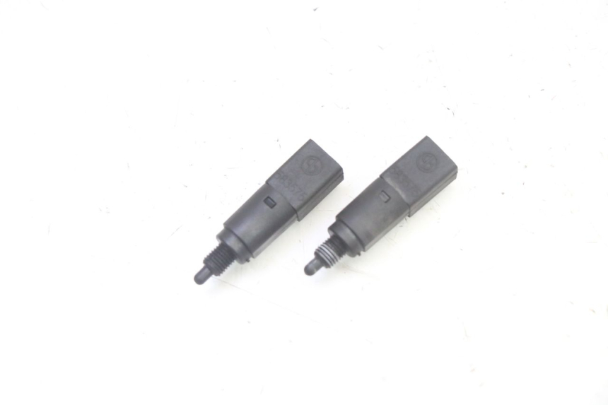 photo de INTERRUPTOR DE LUZ DE FRENO PIAGGIO X9 EVOLUTION 125 (2003 - 2007)