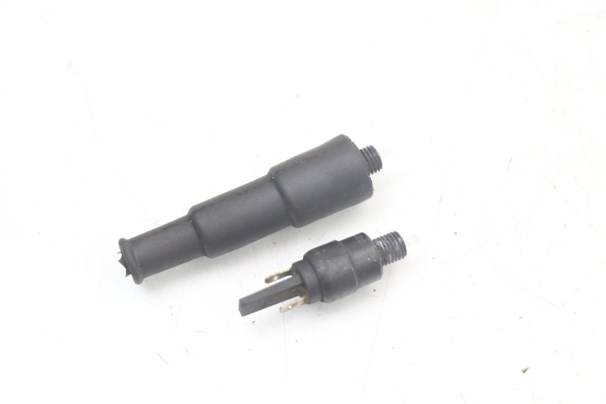 photo de INTERRUPTOR DE LUZ DE FRENO PIAGGIO XEVO - X EVO 125 (2007 - 2016) - Detalle de la pieza