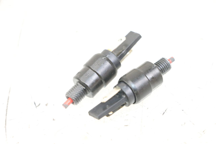photo de INTERRUPTOR DE LUZ DE FRENO PIAGGIO XEVO - X EVO 125 (2007 - 2017) - Vista principal