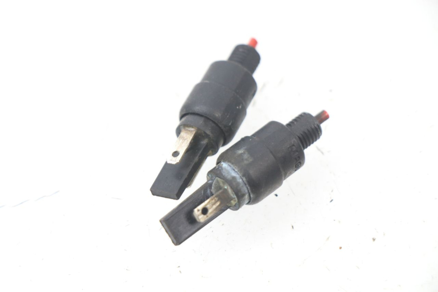 photo de INTERRUPTOR DE LUZ DE FRENO PIAGGIO ZIP 4T 50 (2018 - 2020)
