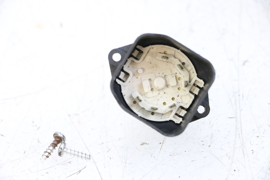 photo de INTERRUPTOR DE ENCENDIDO PIAGGIO MP3 LT 400 (2007 - 2012) - Zoom estado de uso