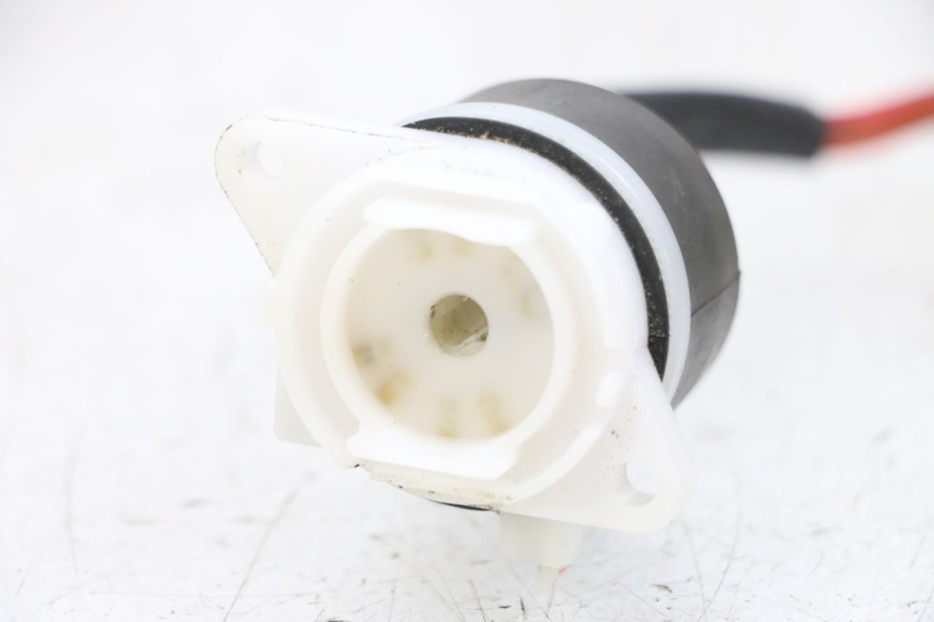 photo de INTERRUPTOR YAMAHA NEO'S CORE 1 (2022 - 2026) - Primer plano técnico