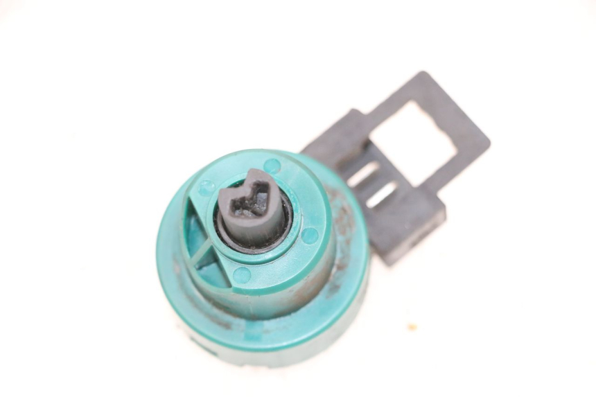 photo de INTERRUPTOR DE ENCENDIDO PIAGGIO NEW TYPHOON 50 (2018 - 2021) - Zoom estado de uso