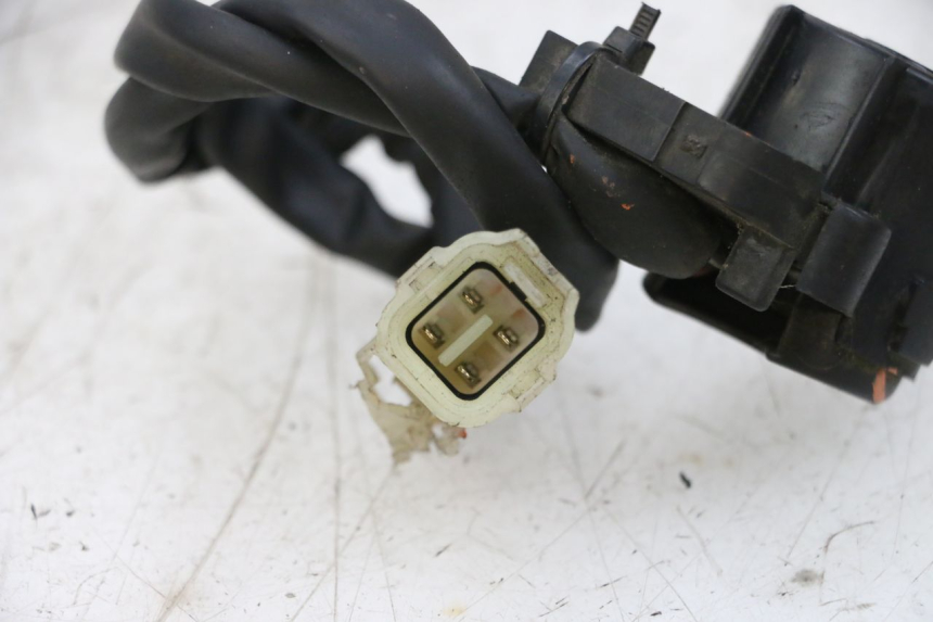 photo de INTERRUPTOR HONDA NSR R 125 (1994 - 2003) - Otra perspectiva