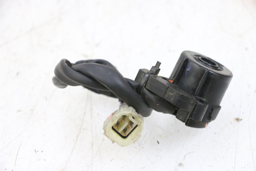 photo de INTERRUPTOR HONDA NSR R 125 (1994 - 2003) - Primer plano técnico