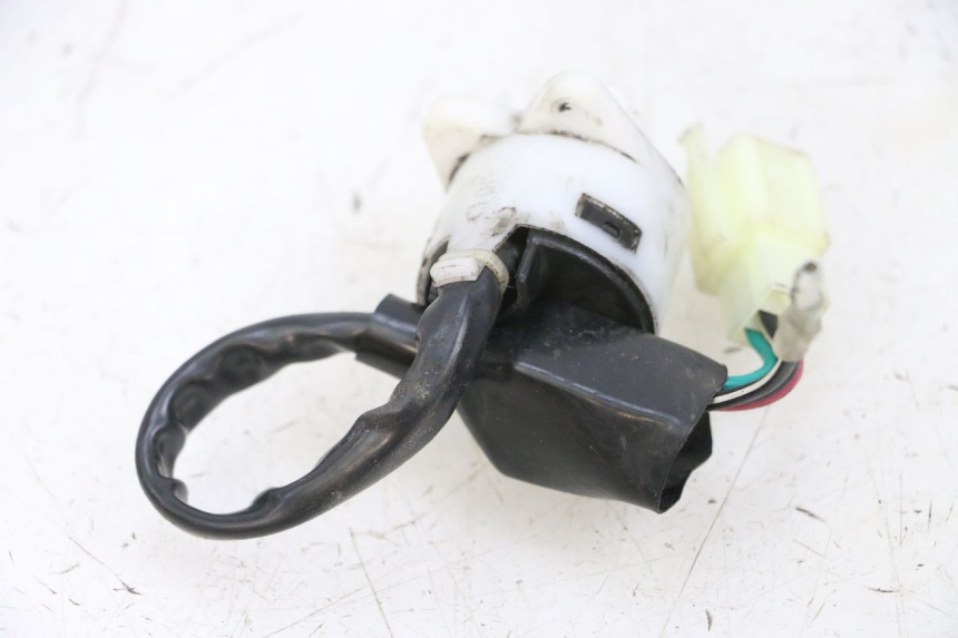 photo de INTERRUPTOR JM MOTORS OLDIES 4T 50 (2010 - 2020) - Primer plano técnico