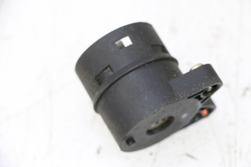 photo de INTERRUPTOR PEUGEOT SATELIS 125 (2006 - 2009) - Otra perspectiva