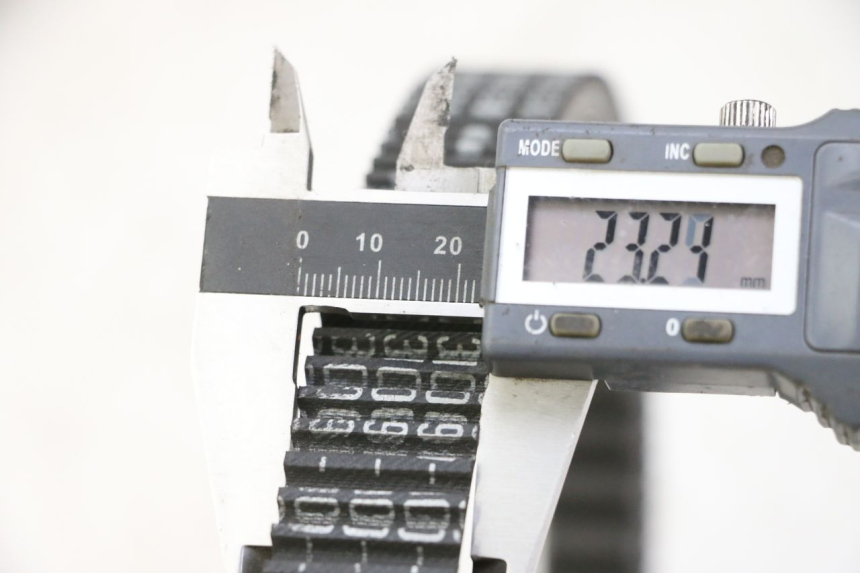 photo de CORREA QUADRO 4 4D 350 (2015 - 2018)