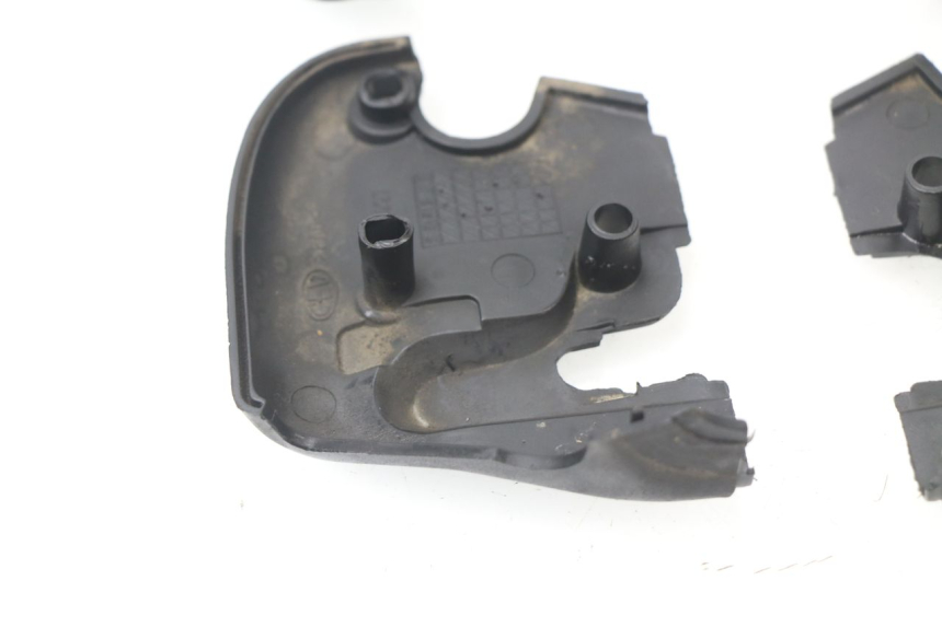 photo de TAPA MANILLAR APRILIA SCARABEO GT 125 (1999 - 2007)