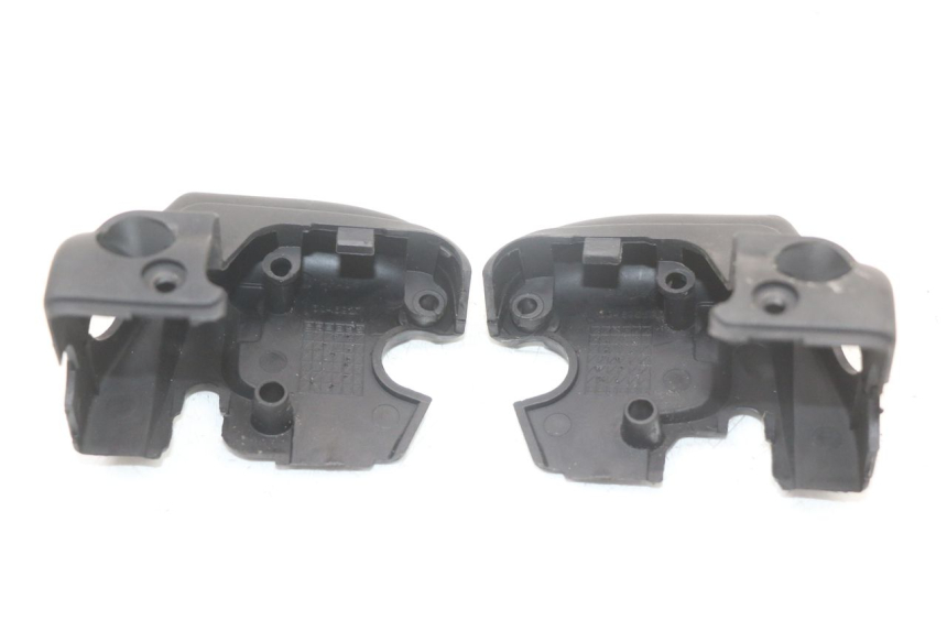 photo de TAPA MANILLAR APRILIA SCARABEO GT 125 (1999 - 2007)