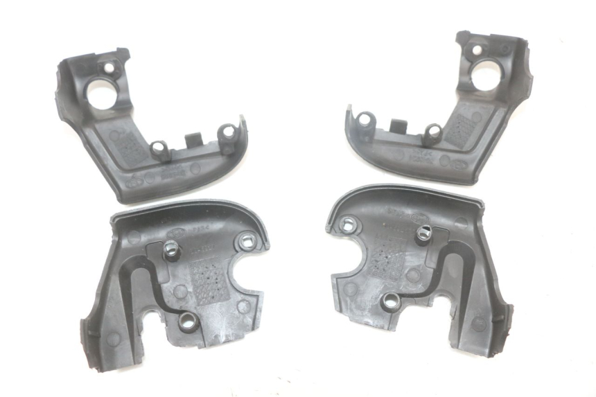 photo de TAPA MANILLAR APRILIA SCARABEO GT 125 (1999 - 2007)