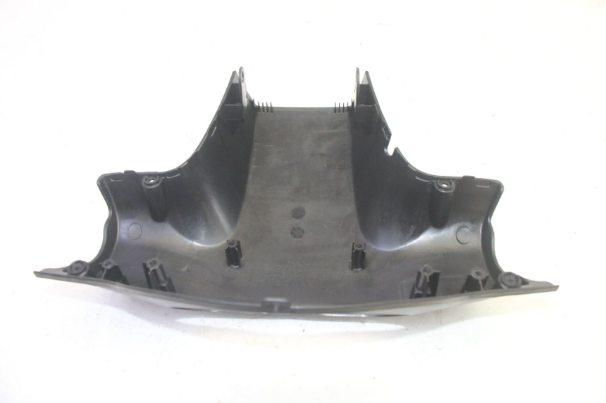 photo de CUBIERTA DE MANILLAR TRASERO KYMCO AGILITY 4T 50 (2018 - 2022) - Primer plano técnico