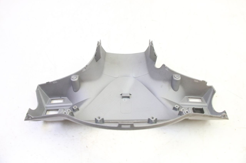 photo de CUBIERTA DE MANILLAR TRASERO SYM FIDDLE 3 III 125 (2014 - 2020) - Detalles de los puntos de fijación