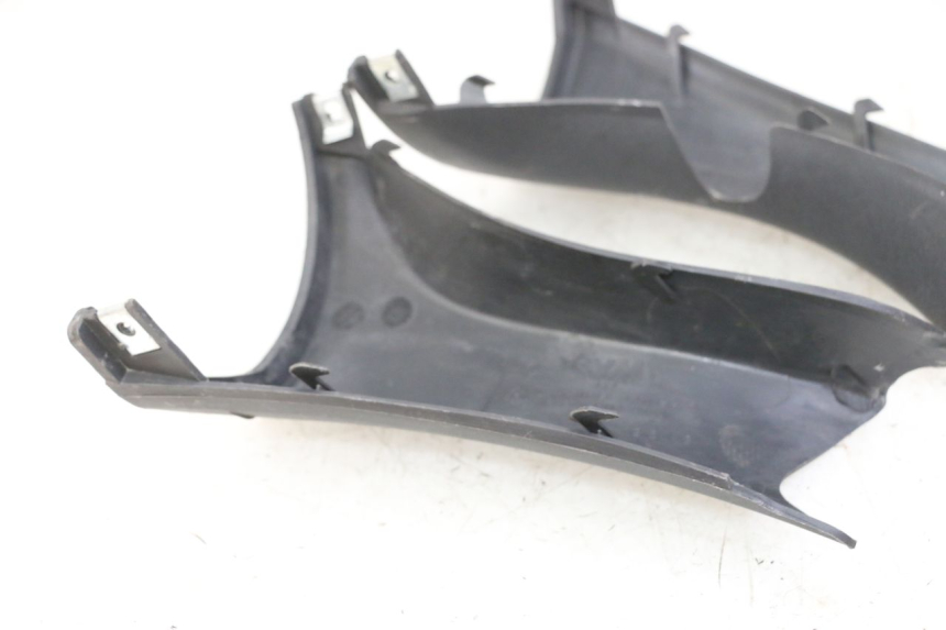 photo de TAPA MANILLAR DELANTERO SYM JOYMAX 125 (2010 - 2017)