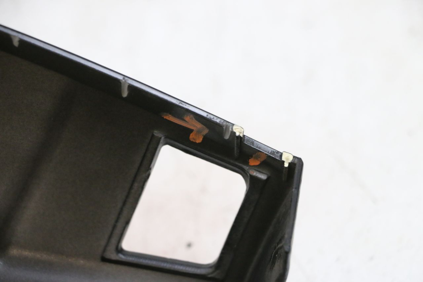 photo de TAPA MANILLAR DELANTERO KYMCO LIKE 125 (2009 - 2016) - Marcados y referencias originales