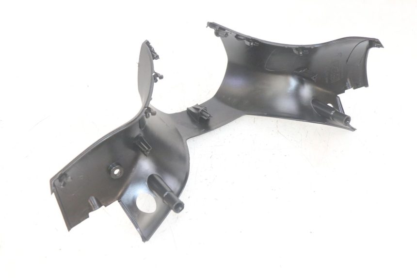 photo de TAPA MANILLAR DELANTERO PIAGGIO MP3 HPE 300 (2019 - 2026) - Primer plano técnico