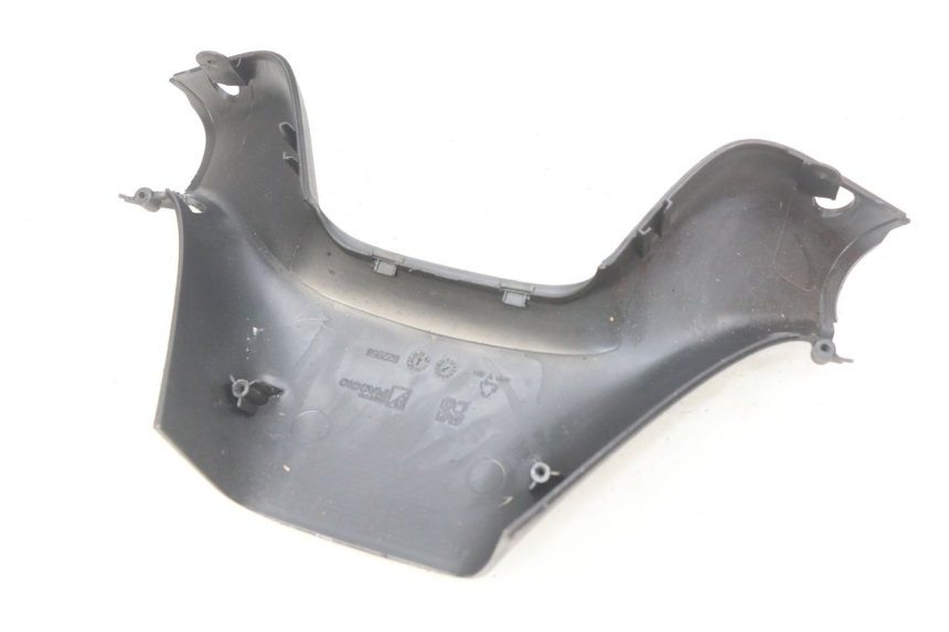 photo de CUBIERTA DE MANILLAR TRASERO PIAGGIO MP3 LT 400 (2007 - 2012)