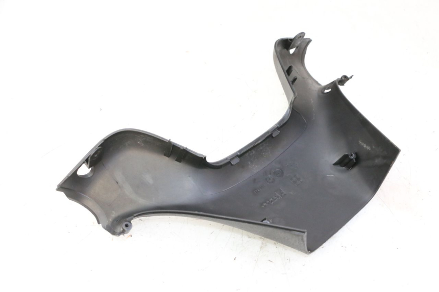 photo de TAPA MANILLAR DELANTERO PIAGGIO MP3 LT 300 (2010 - 2016) - Primer plano técnico