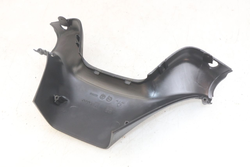photo de CUBIERTA DEL MANILLAR TRASERO PIAGGIO MP3 RL 250 (2007 - 2010)