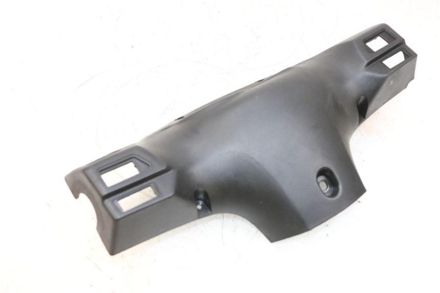 photo de TAPA MANILLAR DELANTERO SYM ORBIT 2 50 (2008 - 2014) - Detalle de la pieza