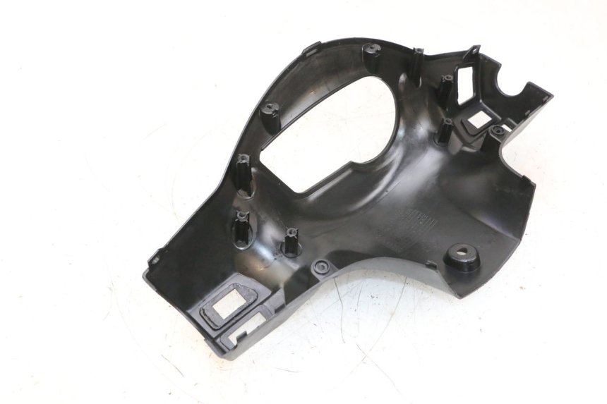 photo de TAPA MANILLAR DELANTERO SYM ORBIT 2 50 (2008 - 2014) - Primer plano técnico