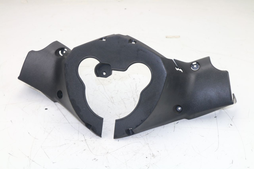 photo de TAPA MANILLAR DELANTERO PEUGEOT SATELIS 125 (2013 - 2018)