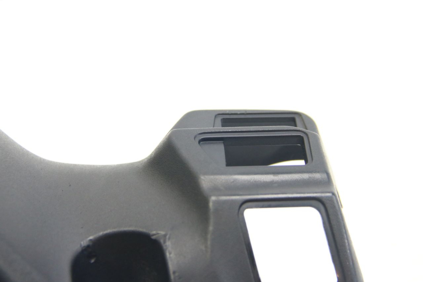 photo de CUBIERTA DE MANILLAR TRASERO SUZUKI SIXTEEN 125 (2008 - 2010)