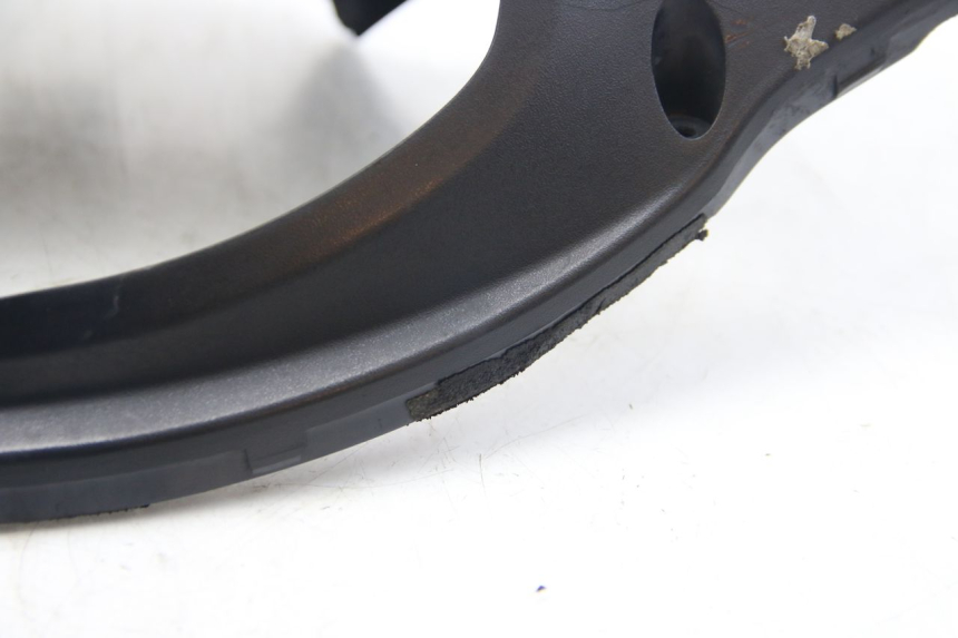 photo de CUBIERTA DE MANILLAR TRASERO SUZUKI SIXTEEN 125 (2008 - 2010)