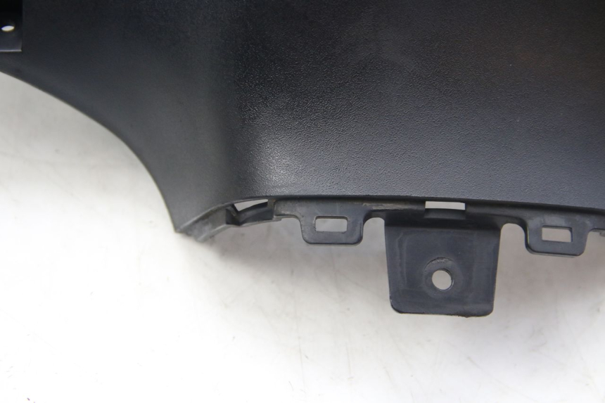 photo de CUBIERTA DE MANILLAR TRASERO SUZUKI SIXTEEN 125 (2008 - 2010)