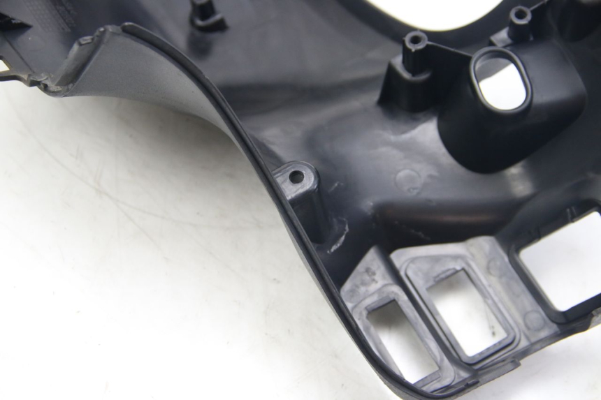 photo de CUBIERTA DE MANILLAR TRASERO SUZUKI SIXTEEN 125 (2008 - 2010)